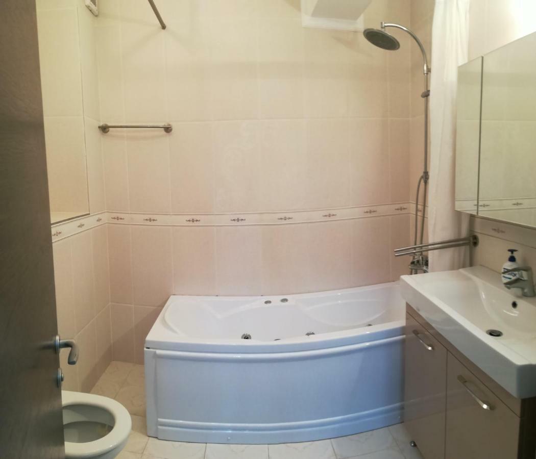 C&Y Zev Apartments Mamaia Eksteriør bilde
